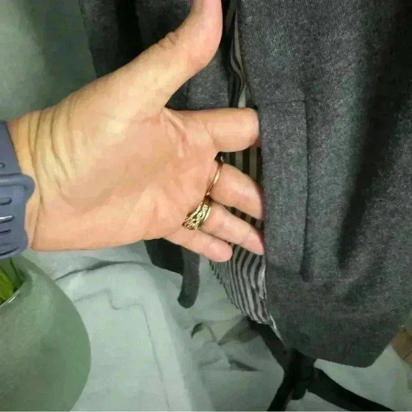 E.L.I. Small Pima Cotton Long Sleeve Pullover V Neck with Pockets Black & White - Picture 8 of 11